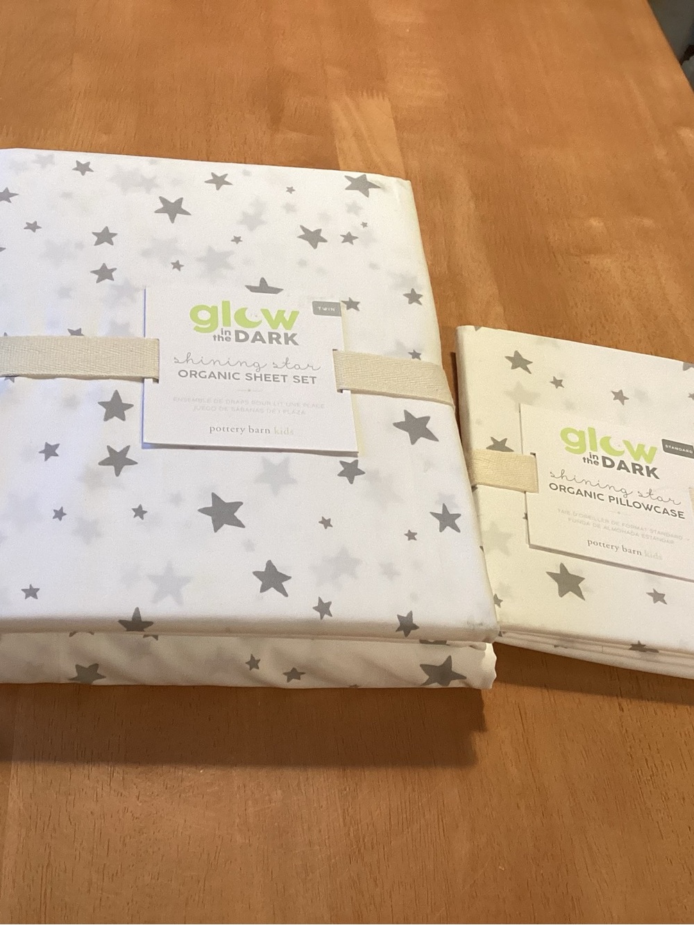 Pottery Barn Kids Glow-in-the-Dark Star Organic Sheet Set - Gray on White